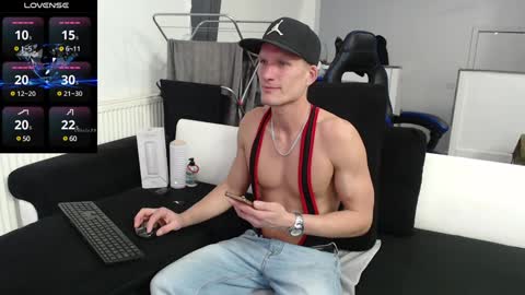 Ask me online show from 01/03/25, 03:27