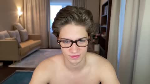 Snapshot of realsupermichael chatting on 12/08/24, 07:37 AliceEve online show from 12/08/24, 07:37