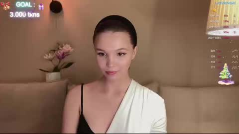 Snapshot of realsupermichael chatting on 12/30/24, 10:12 AliceEve online show from 12/30/24, 10:12