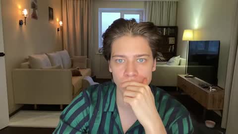 Snapshot of realsupermichael chatting on 02/04/25, 02:32 AliceEve online show from 02/04/25, 02:32