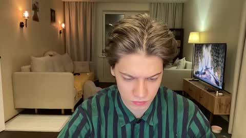 Snapshot of realsupermichael chatting on 02/04/25, 07:33 AliceEve online show from 02/04/25, 07:33