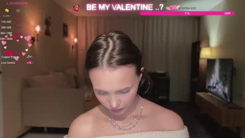 Snapshot of realsupermichael chatting on 02/11/25, 11:12 AliceEve online show from 02/11/25, 11:12