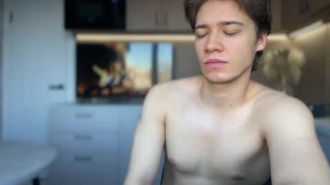 Snapshot of realsupermichael chatting on 02/20/25, 12:36 AliceEve online show from 02/20/25, 12:36