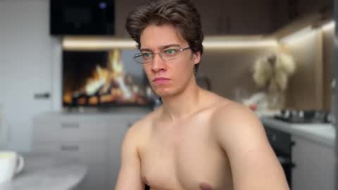 Snapshot of realsupermichael chatting on 03/03/25, 12:27 AliceEve online show from 03/03/25, 12:27