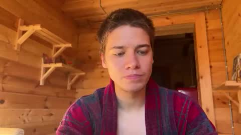 Snapshot of realsupermichael chatting on 09/29/25, 12:43 AliceEve online show from 09/29/25, 12:43