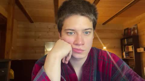 Snapshot of realsupermichael chatting on 10/18/25, 07:03 AliceEve online show from 10/18/25, 07:03