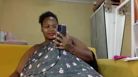 Snapshot of realsweetheart chatting on 12/07/24, 02:35 REAL1SWEETHEART online show from 12/07/24, 02:35
