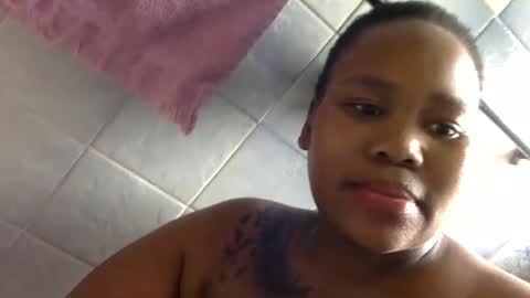 Snapshot of realsweetheart chatting on 12/18/24, 07:04 REAL1SWEETHEART online show from 12/18/24, 07:04