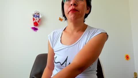 Snapshot of rebbeca09 chatting on 01/01/25, 02:09 Rebbeca online show from 01/01/25, 02:09