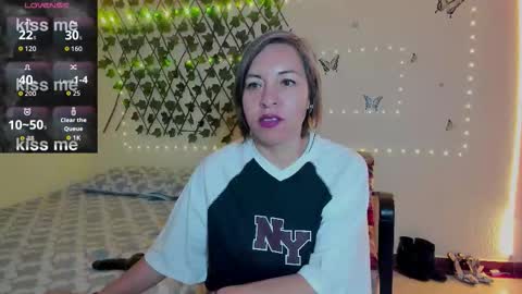 Snapshot of rebbeca09 chatting on 09/11/25, 10:37 Rebbeca online show from 09/11/25, 10:37