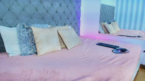 Snapshot of rebeca_cortez1 chatting on 01/18/25, 06:34 I invite you to my birthday on November 3th online show from 01/18/25, 06:34
