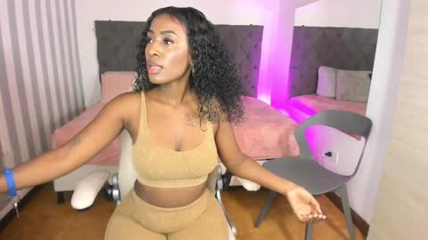 Snapshot of rebeca_cortez1 chatting on 03/07/25, 03:29 I invite you to my birthday on November 3th online show from 03/07/25, 03:29