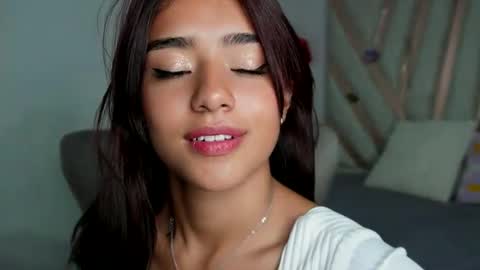 Snapshot of rebeca_cortez55 chatting on 02/04/25, 11:27 Rebecca online show from 02/04/25, 11:27