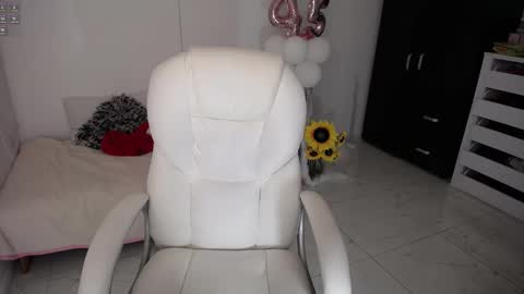 REBECA online show from 01/31/25, 01:43