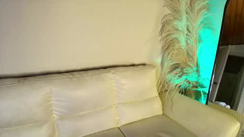 Snapshot of rebeca_williams_ chatting on 02/04/25, 02:07 Rebeca Williams online show from 02/04/25, 02:07