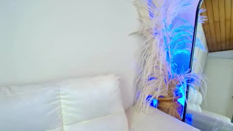 Snapshot of rebeca_williams_ chatting on 02/18/25, 08:47 Rebeca Williams online show from 02/18/25, 08:47