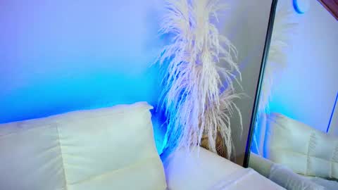 Snapshot of rebeca_williams_ chatting on 02/24/25, 05:11 Rebeca Williams online show from 02/24/25, 05:11