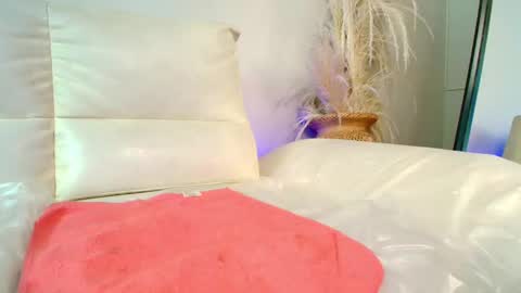 Snapshot of rebeca_williams_ chatting on 02/27/25, 09:36 Rebeca Williams online show from 02/27/25, 09:36