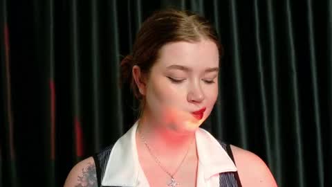 rebecca_lace online show from 10/17/25, 11:18