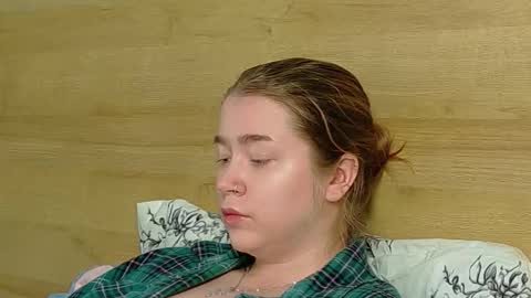 rebecca_lace online show from 10/31/25, 01:28