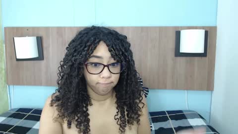 Snapshot of rebecca_mils chatting on 02/05/25, 11:55 R E B E C A online show from 02/05/25, 11:55