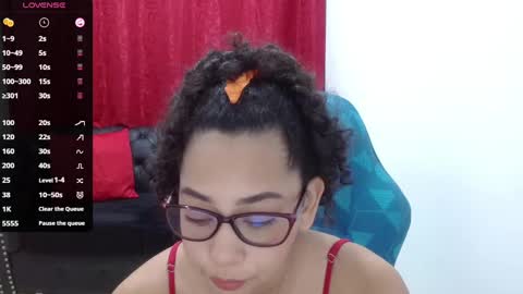 Snapshot of rebecca_mils chatting on 02/23/25, 10:39 R E B E C A online show from 02/23/25, 10:39
