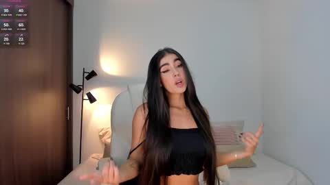 Snapshot of rebeccabaxter chatting on 10/29/25, 02:14 Rebecca online show from 10/29/25, 02:14