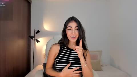 Snapshot of rebeccabaxter chatting on 11/09/25, 12:09 Rebecca online show from 11/09/25, 12:09