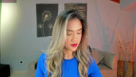 Snapshot of rebeccahudson_ chatting on 01/17/25, 04:28 Rebe online show from 01/17/25, 04:28