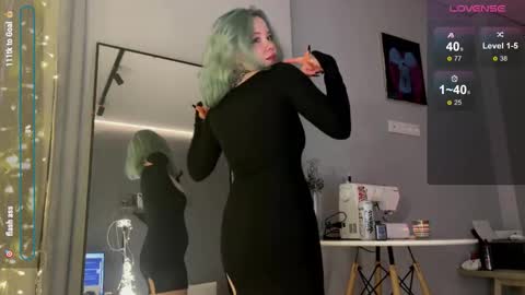 Rebecca Nikson online show from 11/05/25, 03:06