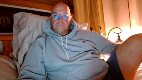 Mtn. Man online show from 10/28/25, 02:59