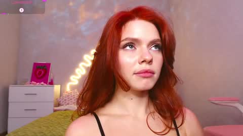 Snapshot of red__candy chatting on 12/15/24, 03:42 red__candy online show from 12/15/24, 03:42