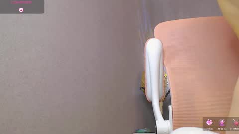 Snapshot of red__candy chatting on 03/03/25, 06:33 red__candy online show from 03/03/25, 06:33