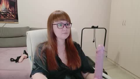 Lisa online show from 10/20/25, 05:24