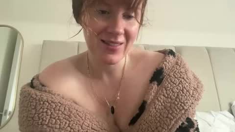 Snapshot of red_head_rosie_69 chatting on 10/15/25, 09:20 Rosie online show from 10/15/25, 09:20