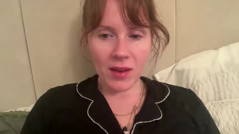 Snapshot of red_head_rosie_69 chatting on 10/17/25, 07:05 Rosie online show from 10/17/25, 07:05