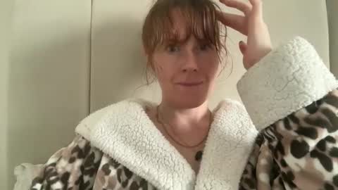 Snapshot of red_head_rosie_69 chatting on 10/29/25, 09:33 Rosie online show from 10/29/25, 09:33