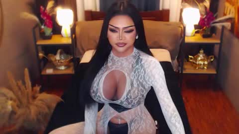 Snapshot of red_ivyy chatting on 11/12/25, 08:30 AsianRedivy online show from 11/12/25, 08:30