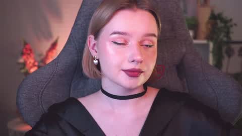 QUEEN OF EVIL online show from 01/15/25, 08:37