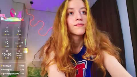 Snapshot of red_summers_bunny_ chatting on 09/28/25, 02:00 Helen online show from 09/28/25, 02:00