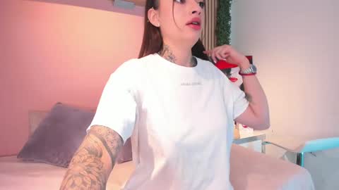 Stefany    online show from 02/03/25, 05:03