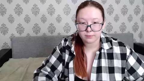 Snapshot of redchloee chatting on 10/12/25, 08:24 Chloe online show from 10/12/25, 08:24