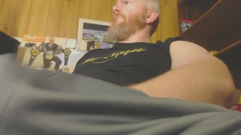 Snapshot of redhead4fun chatting on 11/17/25, 06:03 theredhead4fun online show from 11/17/25, 06:03