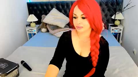 Snapshot of redheadeva chatting on 10/18/25, 05:32 redheadeva online show from 10/18/25, 05:32