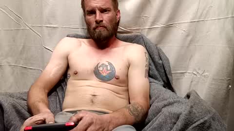 Snapshot of redheadlover828 chatting on 01/21/25, 09:24 Kevin online show from 01/21/25, 09:24