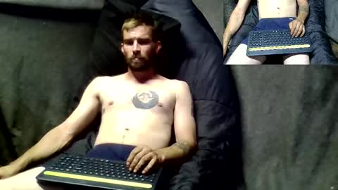 Snapshot of redheadlover828 chatting on 10/16/25, 07:26 Kevin online show from 10/16/25, 07:26