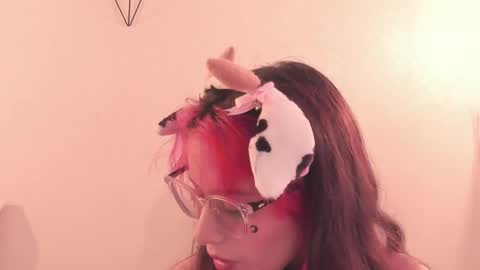 Snapshot of redmeloddy chatting on 03/09/25, 10:19 Meloddy online show from 03/09/25, 10:19