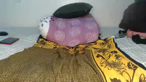 Snapshot of reem_wonder chatting on 10/25/25, 09:06 Reem online show from 10/25/25, 09:06