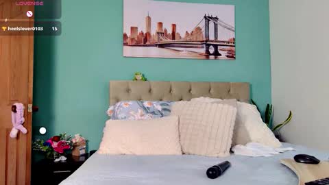 Yanella online show from 10/08/25, 04:59