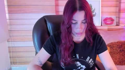 Snapshot of regina_blum chatting on 01/07/25, 07:17 Regina online show from 01/07/25, 07:17
